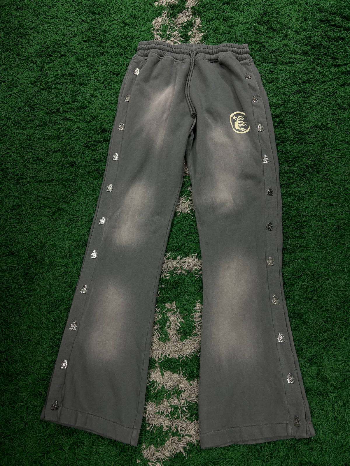 Hellstar Sweats Grey Pin Medium New